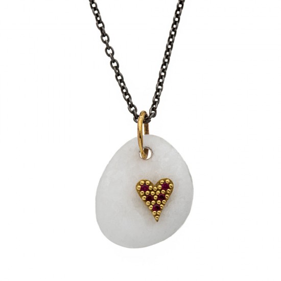 Μενταγιον ηφαιστειακη πετρα με ρουμπινια